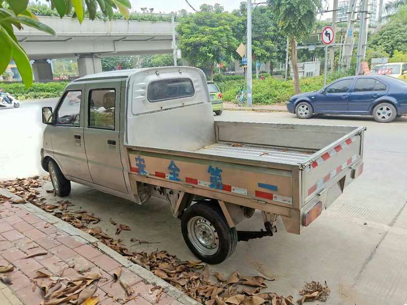 轉讓五菱雙排貨車手續全車況好.