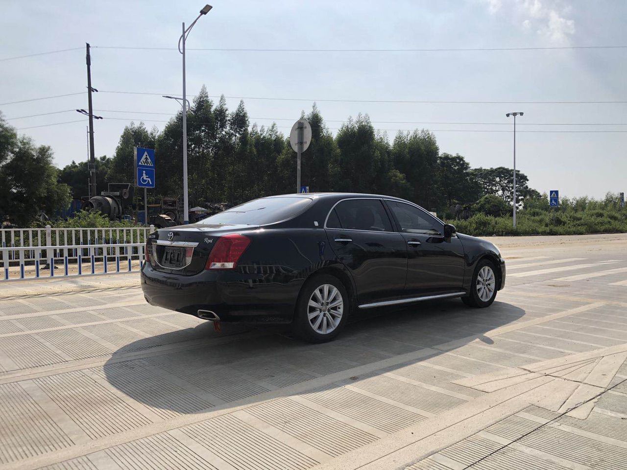 12年斧头灯皇冠,2.5 v6 后驱