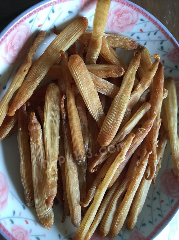 六條土魚引發的午餐土魚羹炸沙蟲豬腳釦瘦肉炒瓜皮豆鼓蒸排骨