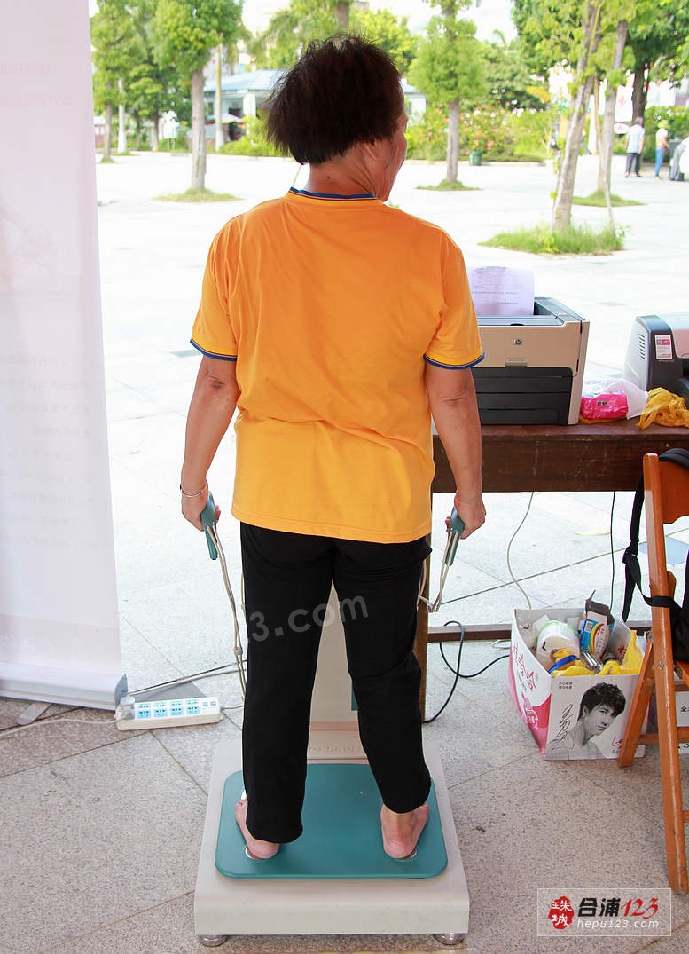 Ƭ 061.jpg
