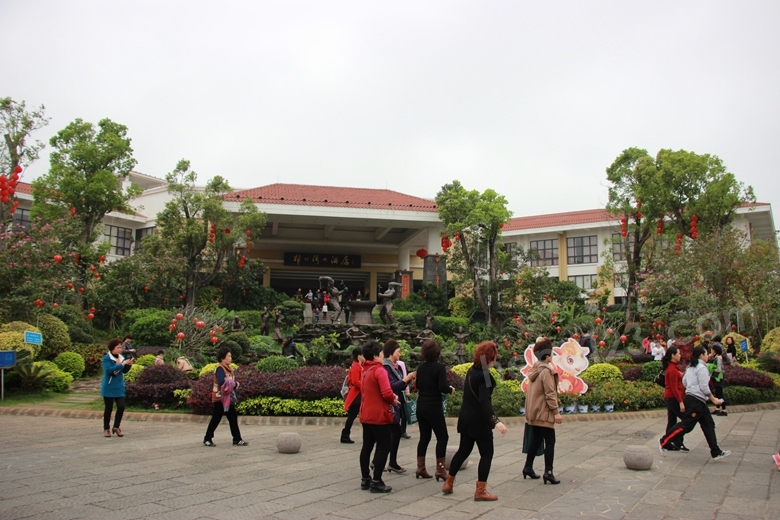 Ƭ 162.jpg