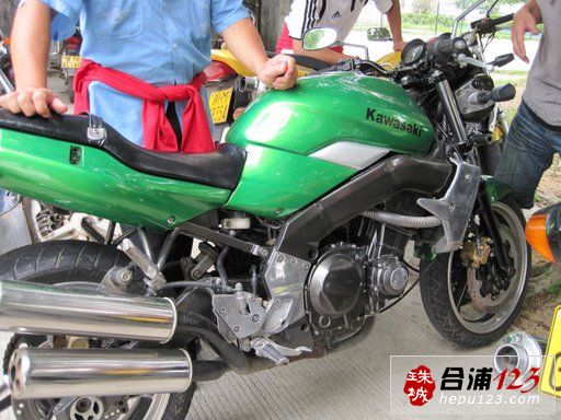 Ƭ 050.jpg