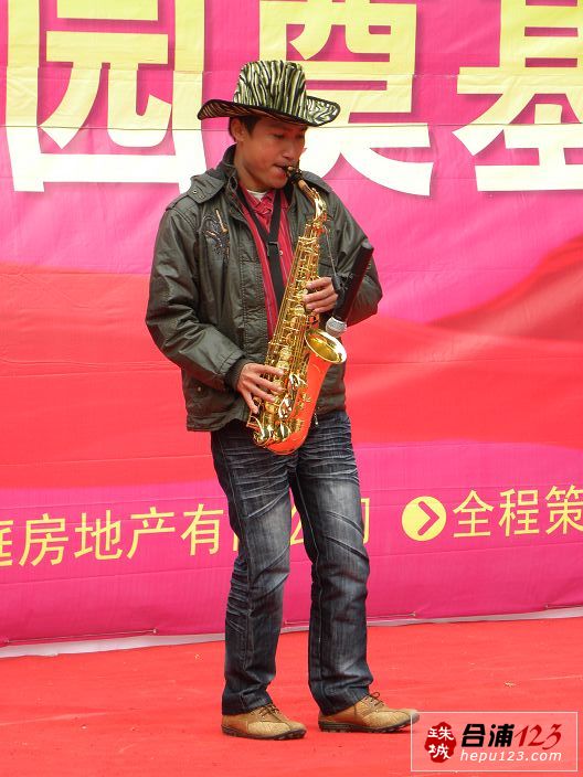 Ƭ 124.jpg